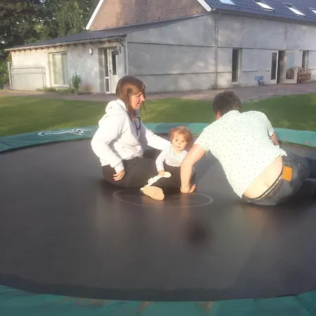 Johannes-hoeve לינה וארוחת בוקר 4*