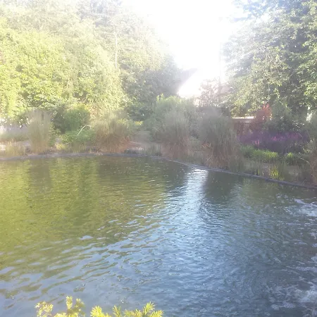 Johannes-hoeve לינה וארוחת בוקר 4*